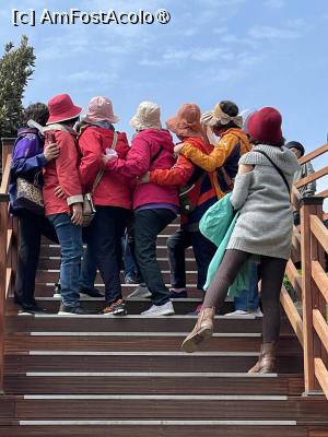 [P15] femei in uniforma de turist » foto by dop.tirbuson
 - 
<span class="allrVoted glyphicon glyphicon-heart hidden" id="av1530486"></span>
<a class="m-l-10 hidden" id="sv1530486" onclick="voting_Foto_DelVot(,1530486,29345)" role="button">șterge vot <span class="glyphicon glyphicon-remove"></span></a>
<a id="v91530486" class=" c-red"  onclick="voting_Foto_SetVot(1530486)" role="button"><span class="glyphicon glyphicon-heart-empty"></span> <b>LIKE</b> = Votează poza</a> <img class="hidden"  id="f1530486W9" src="/imagini/loader.gif" border="0" /><span class="AjErrMes hidden" id="e1530486ErM"></span>