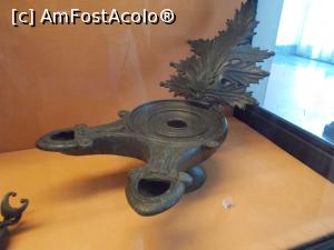 [P05] Muzeul Național de Arheologie, Napoli. Opaiț din bronz. » foto by mihaelavoicu
 - 
<span class="allrVoted glyphicon glyphicon-heart hidden" id="av1189937"></span>
<a class="m-l-10 hidden" id="sv1189937" onclick="voting_Foto_DelVot(,1189937,29347)" role="button">șterge vot <span class="glyphicon glyphicon-remove"></span></a>
<a id="v91189937" class=" c-red"  onclick="voting_Foto_SetVot(1189937)" role="button"><span class="glyphicon glyphicon-heart-empty"></span> <b>LIKE</b> = Votează poza</a> <img class="hidden"  id="f1189937W9" src="/imagini/loader.gif" border="0" /><span class="AjErrMes hidden" id="e1189937ErM"></span>