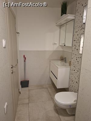 [P23] Niš, Tanis Apartments, Apartamentul, Baia cu de-ale ei » foto by mprofeanu
 - 
<span class="allrVoted glyphicon glyphicon-heart hidden" id="av1532852"></span>
<a class="m-l-10 hidden" id="sv1532852" onclick="voting_Foto_DelVot(,1532852,29358)" role="button">șterge vot <span class="glyphicon glyphicon-remove"></span></a>
<a id="v91532852" class=" c-red"  onclick="voting_Foto_SetVot(1532852)" role="button"><span class="glyphicon glyphicon-heart-empty"></span> <b>LIKE</b> = Votează poza</a> <img class="hidden"  id="f1532852W9" src="/imagini/loader.gif" border="0" /><span class="AjErrMes hidden" id="e1532852ErM"></span>