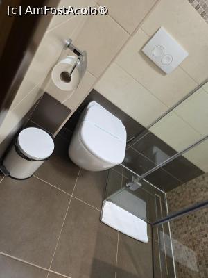 [P02] Villa Galleria; camera noastră » foto by crismis
 - 
<span class="allrVoted glyphicon glyphicon-heart hidden" id="av1533098"></span>
<a class="m-l-10 hidden" id="sv1533098" onclick="voting_Foto_DelVot(,1533098,29361)" role="button">șterge vot <span class="glyphicon glyphicon-remove"></span></a>
<a id="v91533098" class=" c-red"  onclick="voting_Foto_SetVot(1533098)" role="button"><span class="glyphicon glyphicon-heart-empty"></span> <b>LIKE</b> = Votează poza</a> <img class="hidden"  id="f1533098W9" src="/imagini/loader.gif" border="0" /><span class="AjErrMes hidden" id="e1533098ErM"></span>