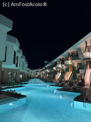 [P13] Camere cu acces la piscină » foto by Florris
 - 
<span class="allrVoted glyphicon glyphicon-heart hidden" id="av1533572"></span>
<a class="m-l-10 hidden" id="sv1533572" onclick="voting_Foto_DelVot(,1533572,29369)" role="button">șterge vot <span class="glyphicon glyphicon-remove"></span></a>
<a id="v91533572" class=" c-red"  onclick="voting_Foto_SetVot(1533572)" role="button"><span class="glyphicon glyphicon-heart-empty"></span> <b>LIKE</b> = Votează poza</a> <img class="hidden"  id="f1533572W9" src="/imagini/loader.gif" border="0" /><span class="AjErrMes hidden" id="e1533572ErM"></span>