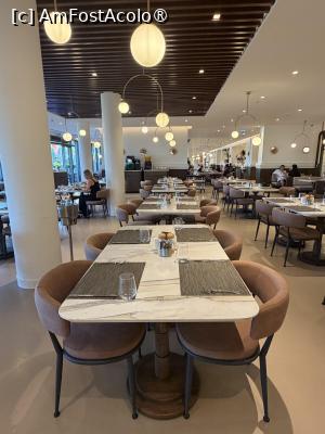 [P04] Restaurant principal » foto by Florris
 - 
<span class="allrVoted glyphicon glyphicon-heart hidden" id="av1533563"></span>
<a class="m-l-10 hidden" id="sv1533563" onclick="voting_Foto_DelVot(,1533563,29369)" role="button">șterge vot <span class="glyphicon glyphicon-remove"></span></a>
<a id="v91533563" class=" c-red"  onclick="voting_Foto_SetVot(1533563)" role="button"><span class="glyphicon glyphicon-heart-empty"></span> <b>LIKE</b> = Votează poza</a> <img class="hidden"  id="f1533563W9" src="/imagini/loader.gif" border="0" /><span class="AjErrMes hidden" id="e1533563ErM"></span>