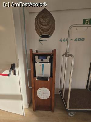 [P08] Aparatul care filtreaza apa
, aflat pe hol, langa lifturi » foto by kandera
 - 
<span class="allrVoted glyphicon glyphicon-heart hidden" id="av1533806"></span>
<a class="m-l-10 hidden" id="sv1533806" onclick="voting_Foto_DelVot(,1533806,29372)" role="button">șterge vot <span class="glyphicon glyphicon-remove"></span></a>
<a id="v91533806" class=" c-red"  onclick="voting_Foto_SetVot(1533806)" role="button"><span class="glyphicon glyphicon-heart-empty"></span> <b>LIKE</b> = Votează poza</a> <img class="hidden"  id="f1533806W9" src="/imagini/loader.gif" border="0" /><span class="AjErrMes hidden" id="e1533806ErM"></span>