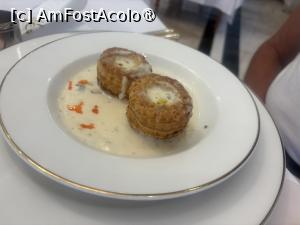 [P15] Restaurant La Comtesse - Vol au vant cu ciuperci şi Camembert » foto by nicole33
 - 
<span class="allrVoted glyphicon glyphicon-heart hidden" id="av1534955"></span>
<a class="m-l-10 hidden" id="sv1534955" onclick="voting_Foto_DelVot(,1534955,29377)" role="button">șterge vot <span class="glyphicon glyphicon-remove"></span></a>
<a id="v91534955" class=" c-red"  onclick="voting_Foto_SetVot(1534955)" role="button"><span class="glyphicon glyphicon-heart-empty"></span> <b>LIKE</b> = Votează poza</a> <img class="hidden"  id="f1534955W9" src="/imagini/loader.gif" border="0" /><span class="AjErrMes hidden" id="e1534955ErM"></span>
