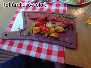 [P13] Priștina, Albanezi Restaurant Traditional Food, Satârul cu „Gjoks Viqi i Tymosur (Piept de Vițel Afumat)” porția soțului » foto by mprofeanu
 - 
<span class="allrVoted glyphicon glyphicon-heart hidden" id="av1534983"></span>
<a class="m-l-10 hidden" id="sv1534983" onclick="voting_Foto_DelVot(,1534983,29378)" role="button">șterge vot <span class="glyphicon glyphicon-remove"></span></a>
<a id="v91534983" class=" c-red"  onclick="voting_Foto_SetVot(1534983)" role="button"><span class="glyphicon glyphicon-heart-empty"></span> <b>LIKE</b> = Votează poza</a> <img class="hidden"  id="f1534983W9" src="/imagini/loader.gif" border="0" /><span class="AjErrMes hidden" id="e1534983ErM"></span>