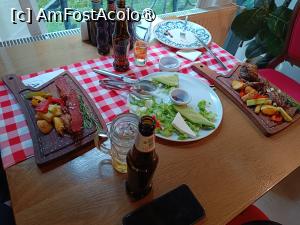 [P14] Priștina, Albanezi Restaurant Traditional Food, Sala, Masa noastră » foto by mprofeanu
 - 
<span class="allrVoted glyphicon glyphicon-heart hidden" id="av1534984"></span>
<a class="m-l-10 hidden" id="sv1534984" onclick="voting_Foto_DelVot(,1534984,29378)" role="button">șterge vot <span class="glyphicon glyphicon-remove"></span></a>
<a id="v91534984" class=" c-red"  onclick="voting_Foto_SetVot(1534984)" role="button"><span class="glyphicon glyphicon-heart-empty"></span> <b>LIKE</b> = Votează poza</a> <img class="hidden"  id="f1534984W9" src="/imagini/loader.gif" border="0" /><span class="AjErrMes hidden" id="e1534984ErM"></span>