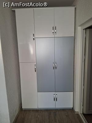 [P18] Prizren, Kosovo, City Center Studio Apartment, Zona de Hol » foto by mprofeanu
 - 
<span class="allrVoted glyphicon glyphicon-heart hidden" id="av1535830"></span>
<a class="m-l-10 hidden" id="sv1535830" onclick="voting_Foto_DelVot(,1535830,29390)" role="button">șterge vot <span class="glyphicon glyphicon-remove"></span></a>
<a id="v91535830" class=" c-red"  onclick="voting_Foto_SetVot(1535830)" role="button"><span class="glyphicon glyphicon-heart-empty"></span> <b>LIKE</b> = Votează poza</a> <img class="hidden"  id="f1535830W9" src="/imagini/loader.gif" border="0" /><span class="AjErrMes hidden" id="e1535830ErM"></span>