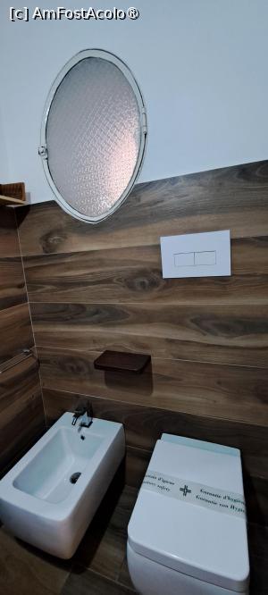 [P28] În baie, bideu, vas wc » foto by irinad
 - 
<span class="allrVoted glyphicon glyphicon-heart hidden" id="av1536639"></span>
<a class="m-l-10 hidden" id="sv1536639" onclick="voting_Foto_DelVot(,1536639,29393)" role="button">șterge vot <span class="glyphicon glyphicon-remove"></span></a>
<a id="v91536639" class=" c-red"  onclick="voting_Foto_SetVot(1536639)" role="button"><span class="glyphicon glyphicon-heart-empty"></span> <b>LIKE</b> = Votează poza</a> <img class="hidden"  id="f1536639W9" src="/imagini/loader.gif" border="0" /><span class="AjErrMes hidden" id="e1536639ErM"></span>
