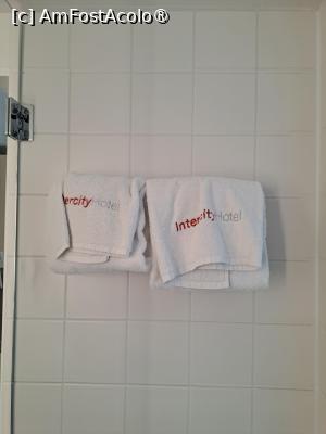 [P28] Hotel Intercity-Graz - camera 439 » foto by zlatna
 - 
<span class="allrVoted glyphicon glyphicon-heart hidden" id="av1546581"></span>
<a class="m-l-10 hidden" id="sv1546581" onclick="voting_Foto_DelVot(,1546581,29399)" role="button">șterge vot <span class="glyphicon glyphicon-remove"></span></a>
<a id="v91546581" class=" c-red"  onclick="voting_Foto_SetVot(1546581)" role="button"><span class="glyphicon glyphicon-heart-empty"></span> <b>LIKE</b> = Votează poza</a> <img class="hidden"  id="f1546581W9" src="/imagini/loader.gif" border="0" /><span class="AjErrMes hidden" id="e1546581ErM"></span>