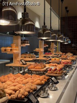 [P26] Restaurant principal » foto by Florris
 - 
<span class="allrVoted glyphicon glyphicon-heart hidden" id="av1537244"></span>
<a class="m-l-10 hidden" id="sv1537244" onclick="voting_Foto_DelVot(,1537244,29402)" role="button">șterge vot <span class="glyphicon glyphicon-remove"></span></a>
<a id="v91537244" class=" c-red"  onclick="voting_Foto_SetVot(1537244)" role="button"><span class="glyphicon glyphicon-heart-empty"></span> <b>LIKE</b> = Votează poza</a> <img class="hidden"  id="f1537244W9" src="/imagini/loader.gif" border="0" /><span class="AjErrMes hidden" id="e1537244ErM"></span>