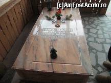[P04] Mormantul,ctitorului Pamfil Seicaru,aflandu-se la intrarea in manastire. » foto by tina 25*
 - 
<span class="allrVoted glyphicon glyphicon-heart hidden" id="av178803"></span>
<a class="m-l-10 hidden" id="sv178803" onclick="voting_Foto_DelVot(,178803,29413)" role="button">șterge vot <span class="glyphicon glyphicon-remove"></span></a>
<a id="v9178803" class=" c-red"  onclick="voting_Foto_SetVot(178803)" role="button"><span class="glyphicon glyphicon-heart-empty"></span> <b>LIKE</b> = Votează poza</a> <img class="hidden"  id="f178803W9" src="/imagini/loader.gif" border="0" /><span class="AjErrMes hidden" id="e178803ErM"></span>