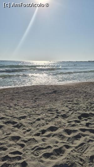 [P35] Plaja și marea la Mamaia » foto by ANILU
 - 
<span class="allrVoted glyphicon glyphicon-heart hidden" id="av1540828"></span>
<a class="m-l-10 hidden" id="sv1540828" onclick="voting_Foto_DelVot(,1540828,29428)" role="button">șterge vot <span class="glyphicon glyphicon-remove"></span></a>
<a id="v91540828" class=" c-red"  onclick="voting_Foto_SetVot(1540828)" role="button"><span class="glyphicon glyphicon-heart-empty"></span> <b>LIKE</b> = Votează poza</a> <img class="hidden"  id="f1540828W9" src="/imagini/loader.gif" border="0" /><span class="AjErrMes hidden" id="e1540828ErM"></span>