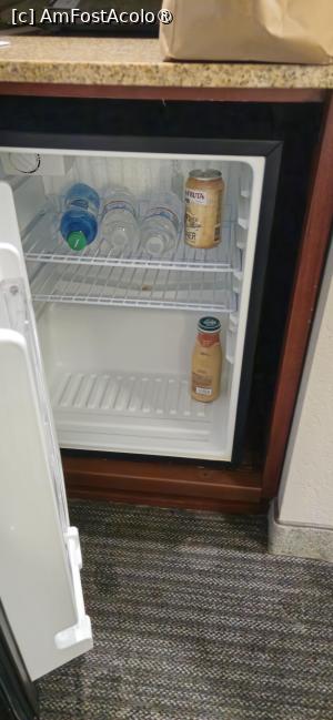 [P12] Minibar gol. Ce se vede e cumparat de noi. » foto by kmy
 - 
<span class="allrVoted glyphicon glyphicon-heart hidden" id="av1542796"></span>
<a class="m-l-10 hidden" id="sv1542796" onclick="voting_Foto_DelVot(,1542796,29439)" role="button">șterge vot <span class="glyphicon glyphicon-remove"></span></a>
<a id="v91542796" class=" c-red"  onclick="voting_Foto_SetVot(1542796)" role="button"><span class="glyphicon glyphicon-heart-empty"></span> <b>LIKE</b> = Votează poza</a> <img class="hidden"  id="f1542796W9" src="/imagini/loader.gif" border="0" /><span class="AjErrMes hidden" id="e1542796ErM"></span>