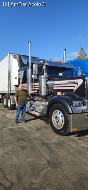 [P16] Fericire maximă langă in veritabil autocamion american » foto by kmy
 - 
<span class="allrVoted glyphicon glyphicon-heart hidden" id="av1542800"></span>
<a class="m-l-10 hidden" id="sv1542800" onclick="voting_Foto_DelVot(,1542800,29439)" role="button">șterge vot <span class="glyphicon glyphicon-remove"></span></a>
<a id="v91542800" class=" c-red"  onclick="voting_Foto_SetVot(1542800)" role="button"><span class="glyphicon glyphicon-heart-empty"></span> <b>LIKE</b> = Votează poza</a> <img class="hidden"  id="f1542800W9" src="/imagini/loader.gif" border="0" /><span class="AjErrMes hidden" id="e1542800ErM"></span>
