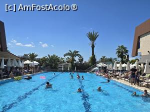 [P12] Piscina hotelului » foto by Mirinda
 - 
<span class="allrVoted glyphicon glyphicon-heart hidden" id="av1545918"></span>
<a class="m-l-10 hidden" id="sv1545918" onclick="voting_Foto_DelVot(,1545918,29453)" role="button">șterge vot <span class="glyphicon glyphicon-remove"></span></a>
<a id="v91545918" class=" c-red"  onclick="voting_Foto_SetVot(1545918)" role="button"><span class="glyphicon glyphicon-heart-empty"></span> <b>LIKE</b> = Votează poza</a> <img class="hidden"  id="f1545918W9" src="/imagini/loader.gif" border="0" /><span class="AjErrMes hidden" id="e1545918ErM"></span>