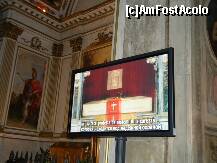 [P11] Torino - Catedrala Sf. Ioan Botezătorul Pe o plasma era prezentat un film despre Sfântul Giulgiu. » foto by popescu.borsa*
 - 
<span class="allrVoted glyphicon glyphicon-heart hidden" id="av181987"></span>
<a class="m-l-10 hidden" id="sv181987" onclick="voting_Foto_DelVot(,181987,29456)" role="button">șterge vot <span class="glyphicon glyphicon-remove"></span></a>
<a id="v9181987" class=" c-red"  onclick="voting_Foto_SetVot(181987)" role="button"><span class="glyphicon glyphicon-heart-empty"></span> <b>LIKE</b> = Votează poza</a> <img class="hidden"  id="f181987W9" src="/imagini/loader.gif" border="0" /><span class="AjErrMes hidden" id="e181987ErM"></span>