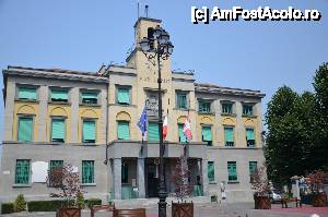 [P02] Torino, Venaria. Clădirea Primăriei. Pe străzile din jurul său veți găsi cu siguranță loc de parcare sau un minibazar tipic italian.  » foto by unq
 - 
<span class="allrVoted glyphicon glyphicon-heart hidden" id="av476411"></span>
<a class="m-l-10 hidden" id="sv476411" onclick="voting_Foto_DelVot(,476411,29456)" role="button">șterge vot <span class="glyphicon glyphicon-remove"></span></a>
<a id="v9476411" class=" c-red"  onclick="voting_Foto_SetVot(476411)" role="button"><span class="glyphicon glyphicon-heart-empty"></span> <b>LIKE</b> = Votează poza</a> <img class="hidden"  id="f476411W9" src="/imagini/loader.gif" border="0" /><span class="AjErrMes hidden" id="e476411ErM"></span>