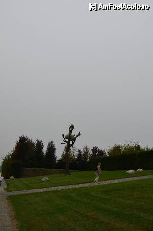 [P22] Torino, Venaria Reale. Il Giardino delle Sculture Fluide, Idee di pietra. Fără traducere, fără comentarii.  » foto by unq
 - 
<span class="allrVoted glyphicon glyphicon-heart hidden" id="av476434"></span>
<a class="m-l-10 hidden" id="sv476434" onclick="voting_Foto_DelVot(,476434,29456)" role="button">șterge vot <span class="glyphicon glyphicon-remove"></span></a>
<a id="v9476434" class=" c-red"  onclick="voting_Foto_SetVot(476434)" role="button"><span class="glyphicon glyphicon-heart-empty"></span> <b>LIKE</b> = Votează poza</a> <img class="hidden"  id="f476434W9" src="/imagini/loader.gif" border="0" /><span class="AjErrMes hidden" id="e476434ErM"></span>