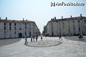 [P04] Torino, Venaria. Piazza della Repubblica, accesul în Venaria Reale » foto by unq
 - 
<span class="allrVoted glyphicon glyphicon-heart hidden" id="av476413"></span>
<a class="m-l-10 hidden" id="sv476413" onclick="voting_Foto_DelVot(,476413,29456)" role="button">șterge vot <span class="glyphicon glyphicon-remove"></span></a>
<a id="v9476413" class=" c-red"  onclick="voting_Foto_SetVot(476413)" role="button"><span class="glyphicon glyphicon-heart-empty"></span> <b>LIKE</b> = Votează poza</a> <img class="hidden"  id="f476413W9" src="/imagini/loader.gif" border="0" /><span class="AjErrMes hidden" id="e476413ErM"></span>