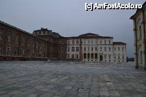 [P06] Torino, Venaria Reale. Corte d”Onore, sobră și impresionantă în același timp.  » foto by unq
 - 
<span class="allrVoted glyphicon glyphicon-heart hidden" id="av476415"></span>
<a class="m-l-10 hidden" id="sv476415" onclick="voting_Foto_DelVot(,476415,29456)" role="button">șterge vot <span class="glyphicon glyphicon-remove"></span></a>
<a id="v9476415" class=" c-red"  onclick="voting_Foto_SetVot(476415)" role="button"><span class="glyphicon glyphicon-heart-empty"></span> <b>LIKE</b> = Votează poza</a> <img class="hidden"  id="f476415W9" src="/imagini/loader.gif" border="0" /><span class="AjErrMes hidden" id="e476415ErM"></span>