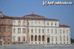 [P08] Torino, Venaria Reale. Sala di Diana, partea din dreapta, unde este și arcada de intrare. 
Sale dele Arti, partea din stânga.  » foto by unq
 - 
<span class="allrVoted glyphicon glyphicon-heart hidden" id="av476417"></span>
<a class="m-l-10 hidden" id="sv476417" onclick="voting_Foto_DelVot(,476417,29456)" role="button">șterge vot <span class="glyphicon glyphicon-remove"></span></a>
<a id="v9476417" class=" c-red"  onclick="voting_Foto_SetVot(476417)" role="button"><span class="glyphicon glyphicon-heart-empty"></span> <b>LIKE</b> = Votează poza</a> <img class="hidden"  id="f476417W9" src="/imagini/loader.gif" border="0" /><span class="AjErrMes hidden" id="e476417ErM"></span>