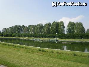 [P15] Venaria Reale - Lacul si gondolele » foto by Nicu Teusdea
 - 
<span class="allrVoted glyphicon glyphicon-heart hidden" id="av404799"></span>
<a class="m-l-10 hidden" id="sv404799" onclick="voting_Foto_DelVot(,404799,29456)" role="button">șterge vot <span class="glyphicon glyphicon-remove"></span></a>
<a id="v9404799" class=" c-red"  onclick="voting_Foto_SetVot(404799)" role="button"><span class="glyphicon glyphicon-heart-empty"></span> <b>LIKE</b> = Votează poza</a> <img class="hidden"  id="f404799W9" src="/imagini/loader.gif" border="0" /><span class="AjErrMes hidden" id="e404799ErM"></span>