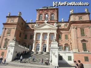 [P38] Racconigi - Corpul central si monumentala scara » foto by Nicu Teusdea
 - 
<span class="allrVoted glyphicon glyphicon-heart hidden" id="av404822"></span>
<a class="m-l-10 hidden" id="sv404822" onclick="voting_Foto_DelVot(,404822,29456)" role="button">șterge vot <span class="glyphicon glyphicon-remove"></span></a>
<a id="v9404822" class=" c-red"  onclick="voting_Foto_SetVot(404822)" role="button"><span class="glyphicon glyphicon-heart-empty"></span> <b>LIKE</b> = Votează poza</a> <img class="hidden"  id="f404822W9" src="/imagini/loader.gif" border="0" /><span class="AjErrMes hidden" id="e404822ErM"></span>