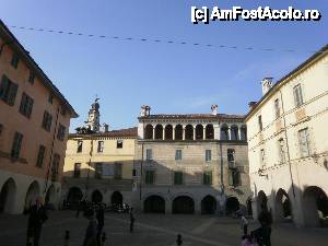 [P43] Racconigi - piata centrala » foto by Nicu Teusdea
 - 
<span class="allrVoted glyphicon glyphicon-heart hidden" id="av404827"></span>
<a class="m-l-10 hidden" id="sv404827" onclick="voting_Foto_DelVot(,404827,29456)" role="button">șterge vot <span class="glyphicon glyphicon-remove"></span></a>
<a id="v9404827" class=" c-red"  onclick="voting_Foto_SetVot(404827)" role="button"><span class="glyphicon glyphicon-heart-empty"></span> <b>LIKE</b> = Votează poza</a> <img class="hidden"  id="f404827W9" src="/imagini/loader.gif" border="0" /><span class="AjErrMes hidden" id="e404827ErM"></span>
