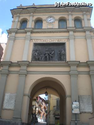 [P46] Moncalieri - Poarta de intrate in orasul vechi, primul pas spre castel » foto by Nicu Teusdea
 - 
<span class="allrVoted glyphicon glyphicon-heart hidden" id="av404830"></span>
<a class="m-l-10 hidden" id="sv404830" onclick="voting_Foto_DelVot(,404830,29456)" role="button">șterge vot <span class="glyphicon glyphicon-remove"></span></a>
<a id="v9404830" class=" c-red"  onclick="voting_Foto_SetVot(404830)" role="button"><span class="glyphicon glyphicon-heart-empty"></span> <b>LIKE</b> = Votează poza</a> <img class="hidden"  id="f404830W9" src="/imagini/loader.gif" border="0" /><span class="AjErrMes hidden" id="e404830ErM"></span>