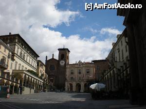 [P48] Moncalieri - piata centrala in centrul vechi » foto by Nicu Teusdea
 - 
<span class="allrVoted glyphicon glyphicon-heart hidden" id="av404832"></span>
<a class="m-l-10 hidden" id="sv404832" onclick="voting_Foto_DelVot(,404832,29456)" role="button">șterge vot <span class="glyphicon glyphicon-remove"></span></a>
<a id="v9404832" class=" c-red"  onclick="voting_Foto_SetVot(404832)" role="button"><span class="glyphicon glyphicon-heart-empty"></span> <b>LIKE</b> = Votează poza</a> <img class="hidden"  id="f404832W9" src="/imagini/loader.gif" border="0" /><span class="AjErrMes hidden" id="e404832ErM"></span>