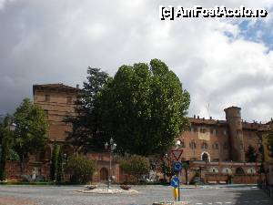 [P49] Moncalieri - castelul » foto by Nicu Teusdea
 - 
<span class="allrVoted glyphicon glyphicon-heart hidden" id="av404833"></span>
<a class="m-l-10 hidden" id="sv404833" onclick="voting_Foto_DelVot(,404833,29456)" role="button">șterge vot <span class="glyphicon glyphicon-remove"></span></a>
<a id="v9404833" class=" c-red"  onclick="voting_Foto_SetVot(404833)" role="button"><span class="glyphicon glyphicon-heart-empty"></span> <b>LIKE</b> = Votează poza</a> <img class="hidden"  id="f404833W9" src="/imagini/loader.gif" border="0" /><span class="AjErrMes hidden" id="e404833ErM"></span>