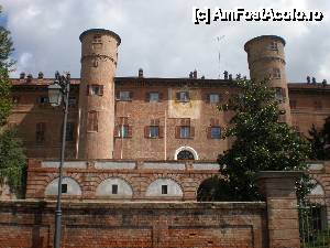 [P50] Moncalieri - Castelul » foto by Nicu Teusdea
 - 
<span class="allrVoted glyphicon glyphicon-heart hidden" id="av404834"></span>
<a class="m-l-10 hidden" id="sv404834" onclick="voting_Foto_DelVot(,404834,29456)" role="button">șterge vot <span class="glyphicon glyphicon-remove"></span></a>
<a id="v9404834" class=" c-red"  onclick="voting_Foto_SetVot(404834)" role="button"><span class="glyphicon glyphicon-heart-empty"></span> <b>LIKE</b> = Votează poza</a> <img class="hidden"  id="f404834W9" src="/imagini/loader.gif" border="0" /><span class="AjErrMes hidden" id="e404834ErM"></span>