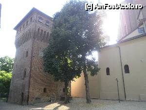 [P54] Santena - turnul medieval » foto by Nicu Teusdea
 - 
<span class="allrVoted glyphicon glyphicon-heart hidden" id="av404840"></span>
<a class="m-l-10 hidden" id="sv404840" onclick="voting_Foto_DelVot(,404840,29456)" role="button">șterge vot <span class="glyphicon glyphicon-remove"></span></a>
<a id="v9404840" class=" c-red"  onclick="voting_Foto_SetVot(404840)" role="button"><span class="glyphicon glyphicon-heart-empty"></span> <b>LIKE</b> = Votează poza</a> <img class="hidden"  id="f404840W9" src="/imagini/loader.gif" border="0" /><span class="AjErrMes hidden" id="e404840ErM"></span>