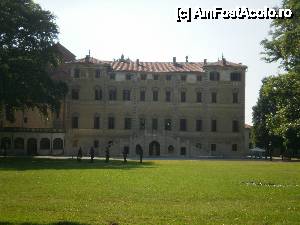 [P55] Santena - castelul si gradinile » foto by Nicu Teusdea
 - 
<span class="allrVoted glyphicon glyphicon-heart hidden" id="av404842"></span>
<a class="m-l-10 hidden" id="sv404842" onclick="voting_Foto_DelVot(,404842,29456)" role="button">șterge vot <span class="glyphicon glyphicon-remove"></span></a>
<a id="v9404842" class=" c-red"  onclick="voting_Foto_SetVot(404842)" role="button"><span class="glyphicon glyphicon-heart-empty"></span> <b>LIKE</b> = Votează poza</a> <img class="hidden"  id="f404842W9" src="/imagini/loader.gif" border="0" /><span class="AjErrMes hidden" id="e404842ErM"></span>