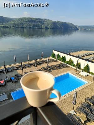 [P15] Dimineața pe balcon, la cafea... » foto by tata123 🔱
 - 
<span class="allrVoted glyphicon glyphicon-heart hidden" id="av1549058"></span>
<a class="m-l-10 hidden" id="sv1549058" onclick="voting_Foto_DelVot(,1549058,29472)" role="button">șterge vot <span class="glyphicon glyphicon-remove"></span></a>
<a id="v91549058" class=" c-red"  onclick="voting_Foto_SetVot(1549058)" role="button"><span class="glyphicon glyphicon-heart-empty"></span> <b>LIKE</b> = Votează poza</a> <img class="hidden"  id="f1549058W9" src="/imagini/loader.gif" border="0" /><span class="AjErrMes hidden" id="e1549058ErM"></span>