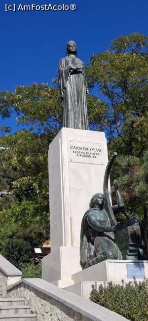 [P19] Constanta - Ansamblul sculptural Regina Carmen Sylva si muza cu harpa. » foto by iulianic
 - 
<span class="allrVoted glyphicon glyphicon-heart hidden" id="av1550148"></span>
<a class="m-l-10 hidden" id="sv1550148" onclick="voting_Foto_DelVot(,1550148,29478)" role="button">șterge vot <span class="glyphicon glyphicon-remove"></span></a>
<a id="v91550148" class=" c-red"  onclick="voting_Foto_SetVot(1550148)" role="button"><span class="glyphicon glyphicon-heart-empty"></span> <b>LIKE</b> = Votează poza</a> <img class="hidden"  id="f1550148W9" src="/imagini/loader.gif" border="0" /><span class="AjErrMes hidden" id="e1550148ErM"></span>