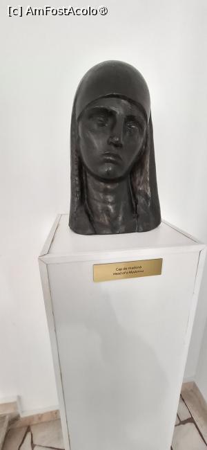 [P03] Constanta - Muzeul de Sculptura 'Ion Jalea'. Cap de madona. » foto by iulianic
 - 
<span class="allrVoted glyphicon glyphicon-heart hidden" id="av1550132"></span>
<a class="m-l-10 hidden" id="sv1550132" onclick="voting_Foto_DelVot(,1550132,29478)" role="button">șterge vot <span class="glyphicon glyphicon-remove"></span></a>
<a id="v91550132" class=" c-red"  onclick="voting_Foto_SetVot(1550132)" role="button"><span class="glyphicon glyphicon-heart-empty"></span> <b>LIKE</b> = Votează poza</a> <img class="hidden"  id="f1550132W9" src="/imagini/loader.gif" border="0" /><span class="AjErrMes hidden" id="e1550132ErM"></span>