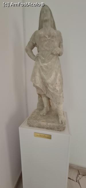 [P31] Constanta - Muzeul de Sculptura 'Ion Jalea'. Taranca cu spic. » foto by iulianic
 - 
<span class="allrVoted glyphicon glyphicon-heart hidden" id="av1550160"></span>
<a class="m-l-10 hidden" id="sv1550160" onclick="voting_Foto_DelVot(,1550160,29478)" role="button">șterge vot <span class="glyphicon glyphicon-remove"></span></a>
<a id="v91550160" class=" c-red"  onclick="voting_Foto_SetVot(1550160)" role="button"><span class="glyphicon glyphicon-heart-empty"></span> <b>LIKE</b> = Votează poza</a> <img class="hidden"  id="f1550160W9" src="/imagini/loader.gif" border="0" /><span class="AjErrMes hidden" id="e1550160ErM"></span>
