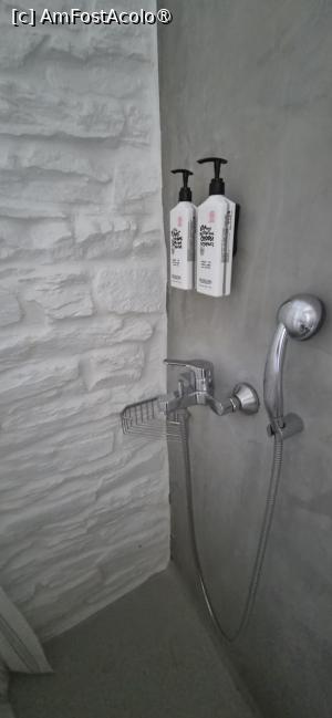 [P34] Kea Village Suites&Villas, în baie » foto by irinad
 - 
<span class="allrVoted glyphicon glyphicon-heart hidden" id="av1550290"></span>
<a class="m-l-10 hidden" id="sv1550290" onclick="voting_Foto_DelVot(,1550290,29479)" role="button">șterge vot <span class="glyphicon glyphicon-remove"></span></a>
<a id="v91550290" class=" c-red"  onclick="voting_Foto_SetVot(1550290)" role="button"><span class="glyphicon glyphicon-heart-empty"></span> <b>LIKE</b> = Votează poza</a> <img class="hidden"  id="f1550290W9" src="/imagini/loader.gif" border="0" /><span class="AjErrMes hidden" id="e1550290ErM"></span>