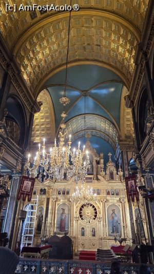 [P18] Interior biserica » foto by Tonyc
 - 
<span class="allrVoted glyphicon glyphicon-heart hidden" id="av1550417"></span>
<a class="m-l-10 hidden" id="sv1550417" onclick="voting_Foto_DelVot(,1550417,29480)" role="button">șterge vot <span class="glyphicon glyphicon-remove"></span></a>
<a id="v91550417" class=" c-red"  onclick="voting_Foto_SetVot(1550417)" role="button"><span class="glyphicon glyphicon-heart-empty"></span> <b>LIKE</b> = Votează poza</a> <img class="hidden"  id="f1550417W9" src="/imagini/loader.gif" border="0" /><span class="AjErrMes hidden" id="e1550417ErM"></span>